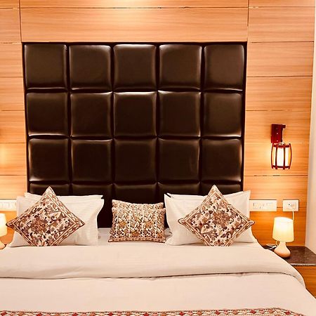 Hotel Hill View, Mussoorie - Near Jw Marriott Mussoorie, M 77377-32479 Luaran gambar