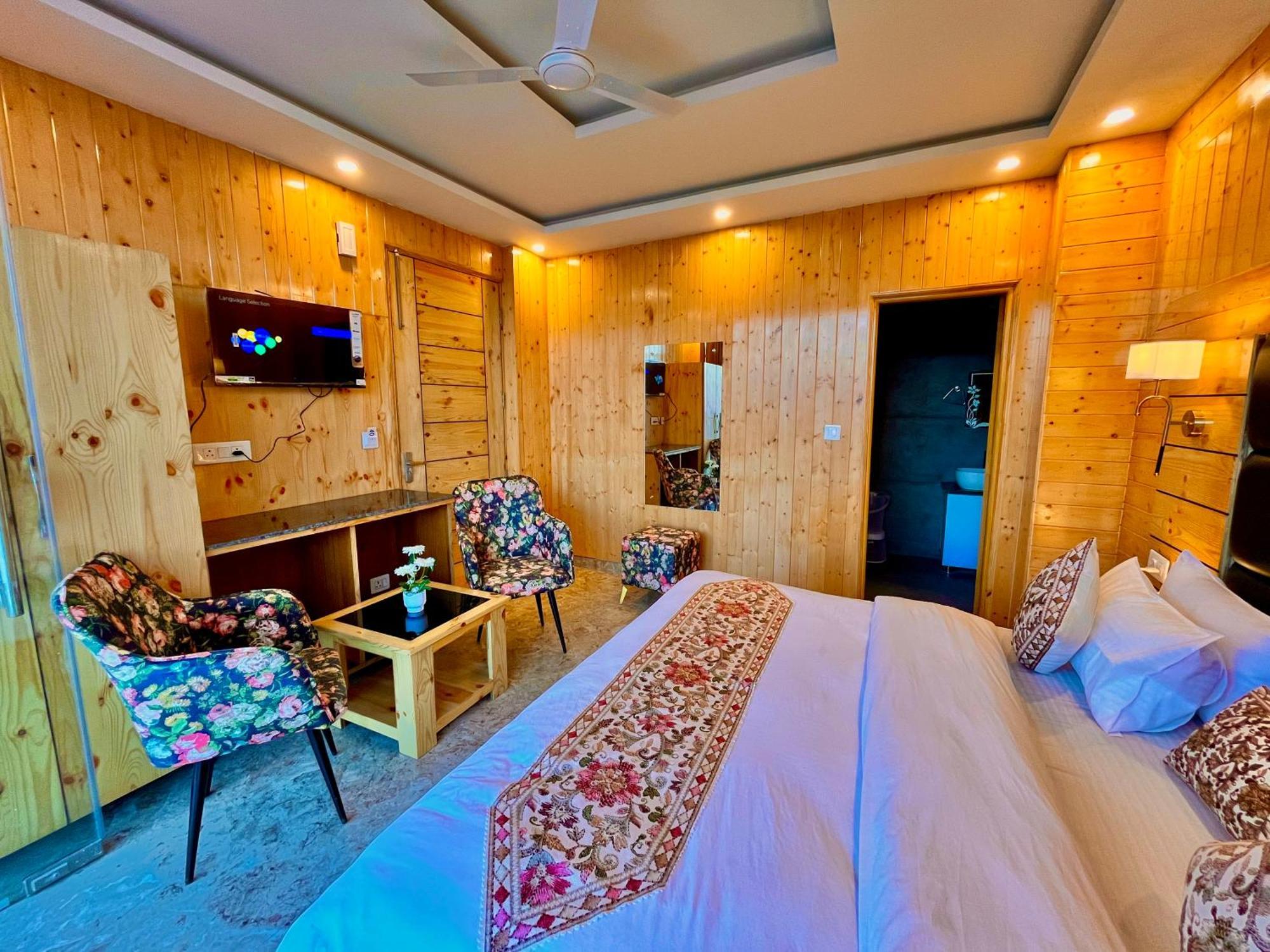 Hotel Hill View, Mussoorie - Near Jw Marriott Mussoorie, M 77377-32479 Luaran gambar