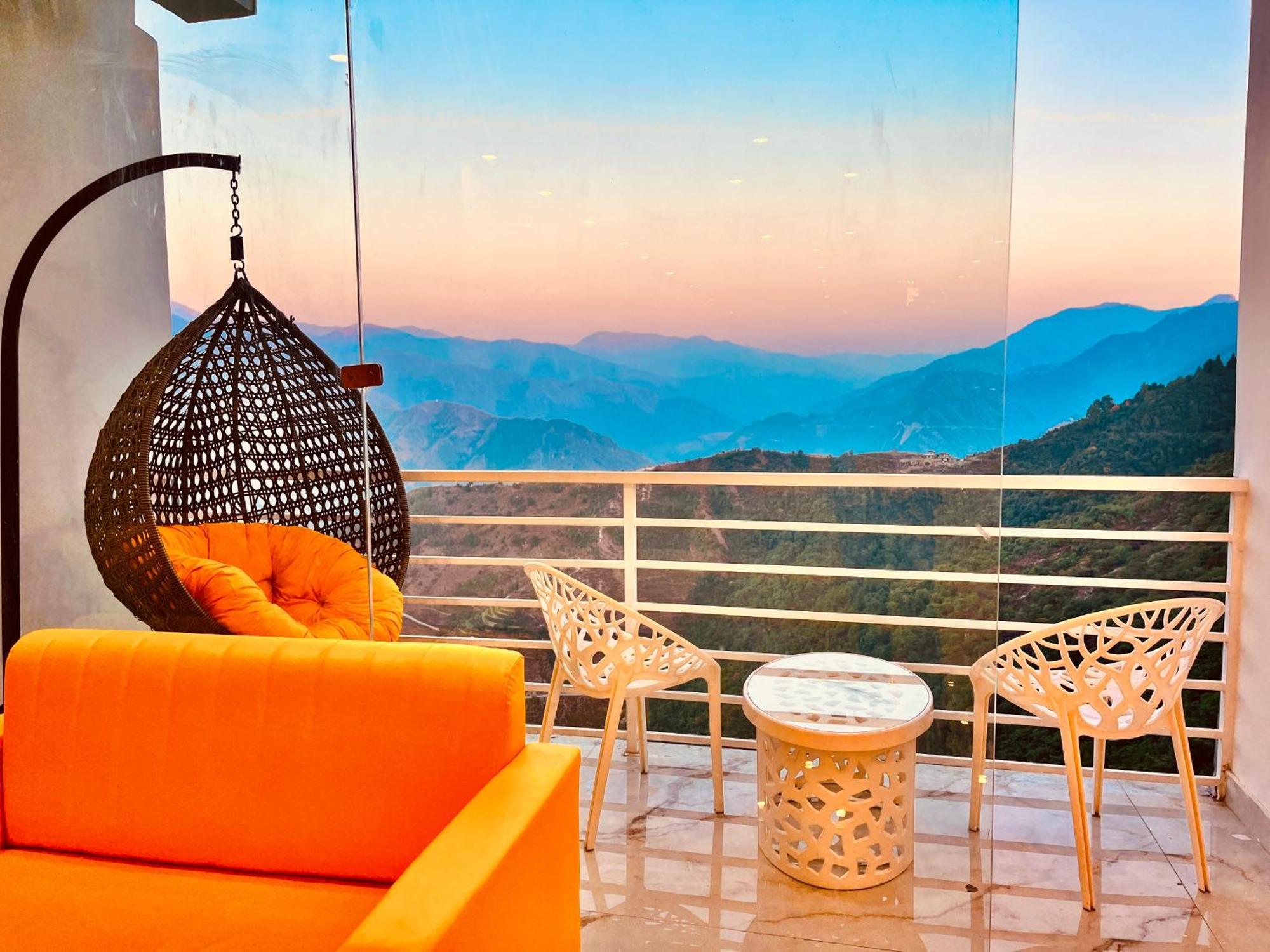 Hotel Hill View, Mussoorie - Near Jw Marriott Mussoorie, M 77377-32479 Luaran gambar