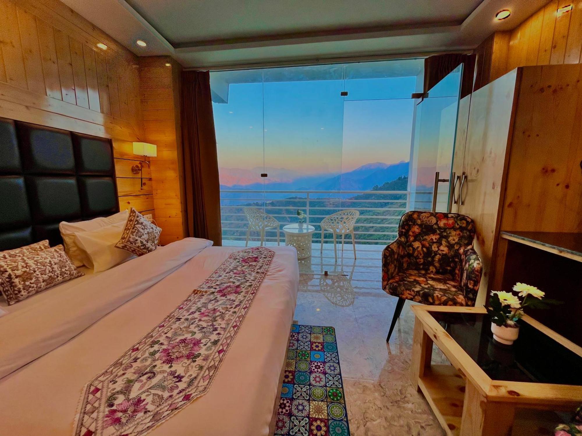 Hotel Hill View, Mussoorie - Near Jw Marriott Mussoorie, M 77377-32479 Luaran gambar