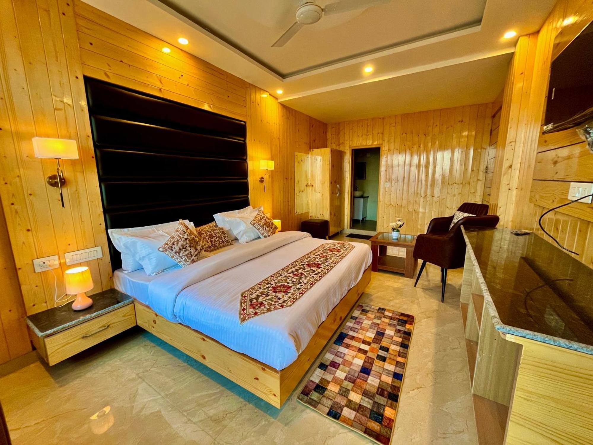 Hotel Hill View, Mussoorie - Near Jw Marriott Mussoorie, M 77377-32479 Luaran gambar