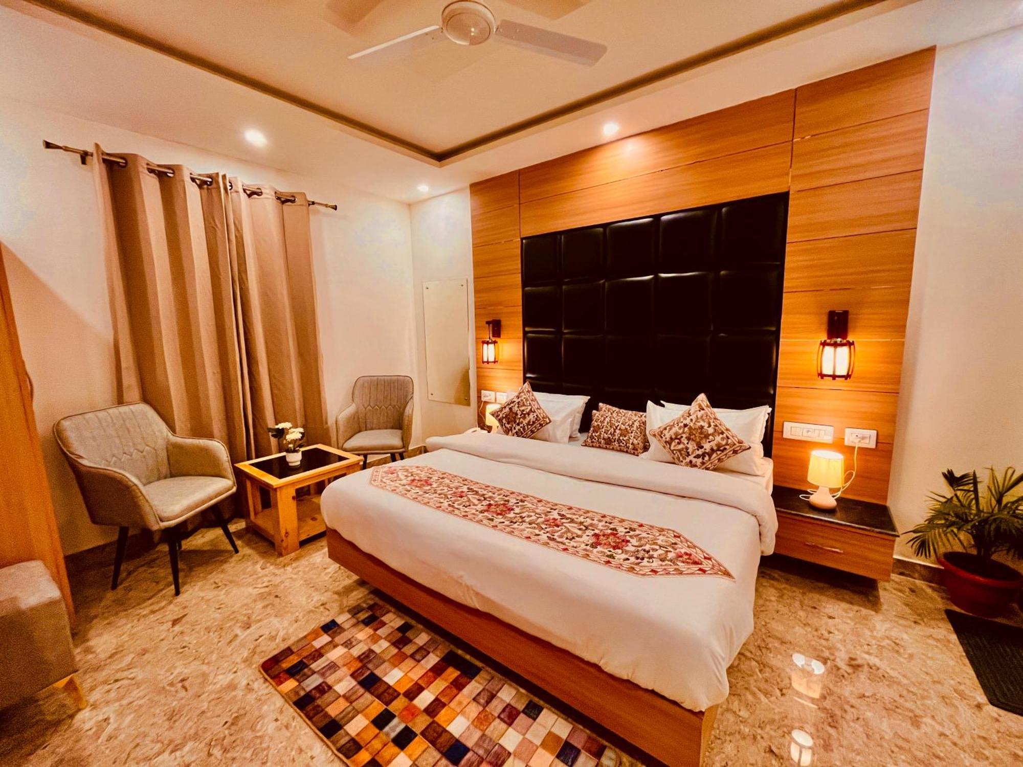 Hotel Hill View, Mussoorie - Near Jw Marriott Mussoorie, M 77377-32479 Luaran gambar