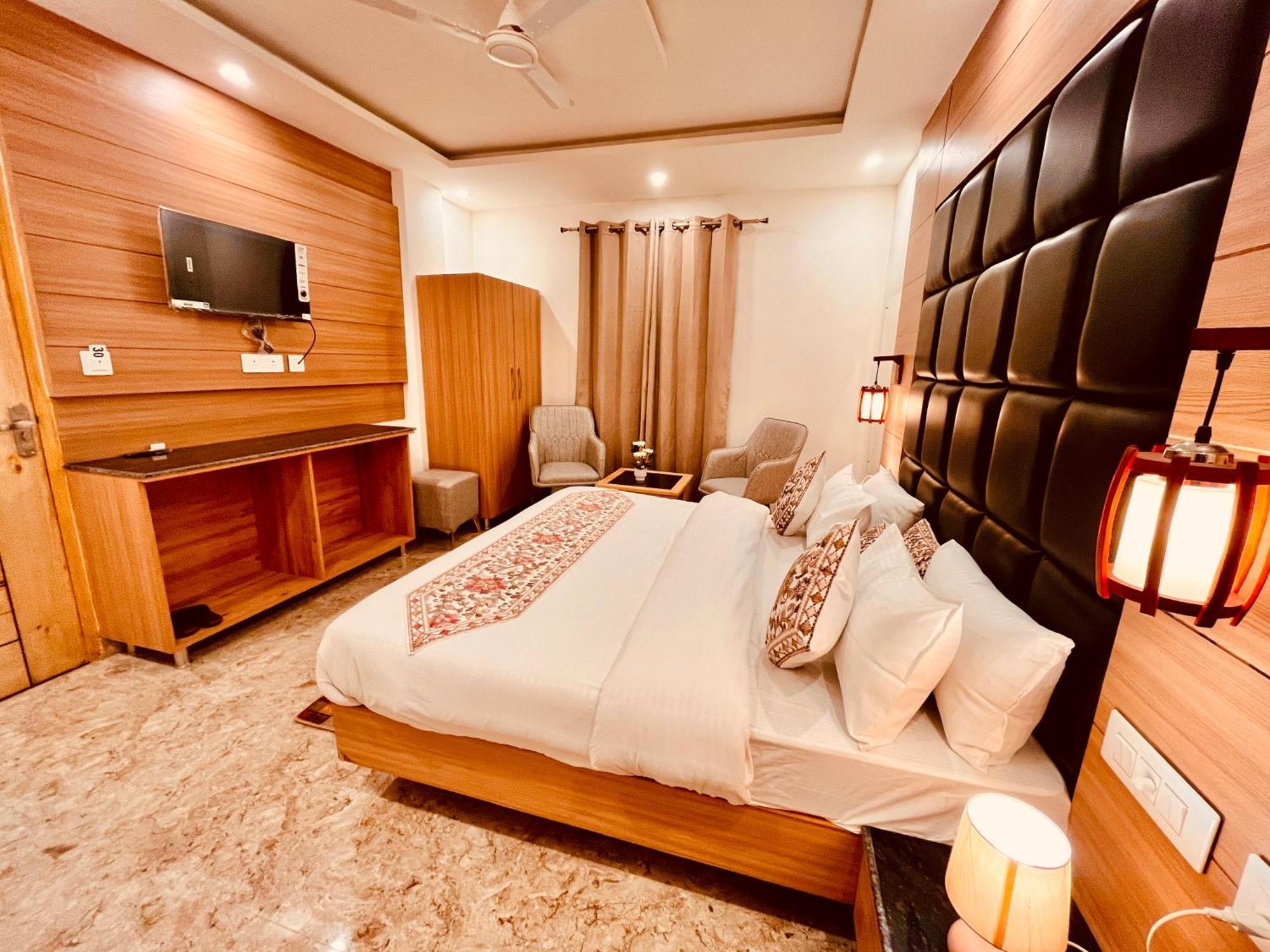 Hotel Hill View, Mussoorie - Near Jw Marriott Mussoorie, M 77377-32479 Luaran gambar