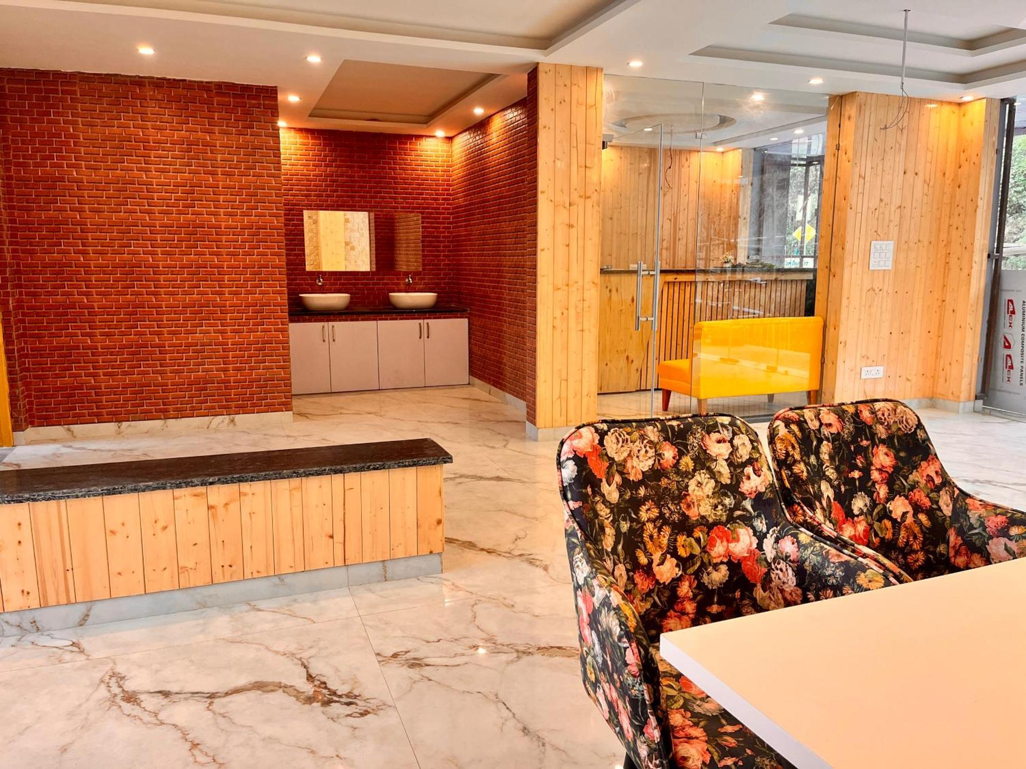 Hotel Hill View, Mussoorie - Near Jw Marriott Mussoorie, M 77377-32479 Luaran gambar