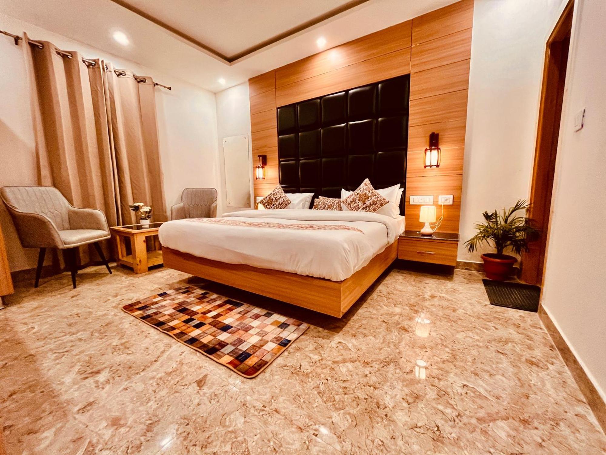 Hotel Hill View, Mussoorie - Near Jw Marriott Mussoorie, M 77377-32479 Luaran gambar